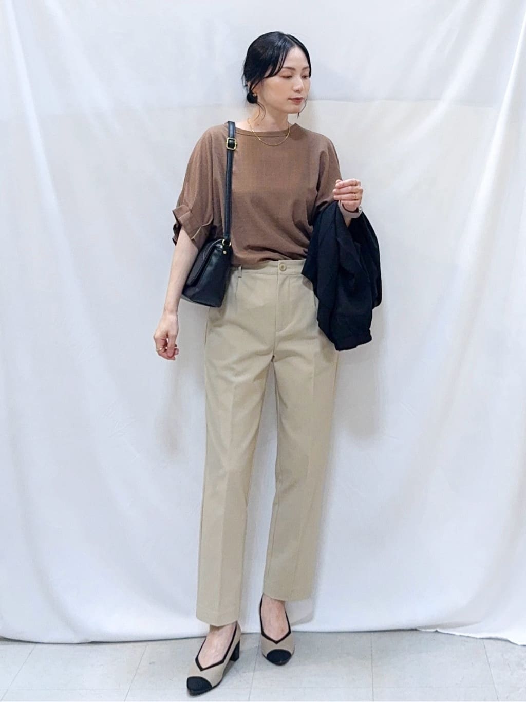 𝐇𝐢𝐫𝐨𝐦𝐢さんの「SHOO･LA･RUE｜【洗濯機可/S-LL】さっと羽織れる 軽量リブブルゾン」を使ったコーディネート