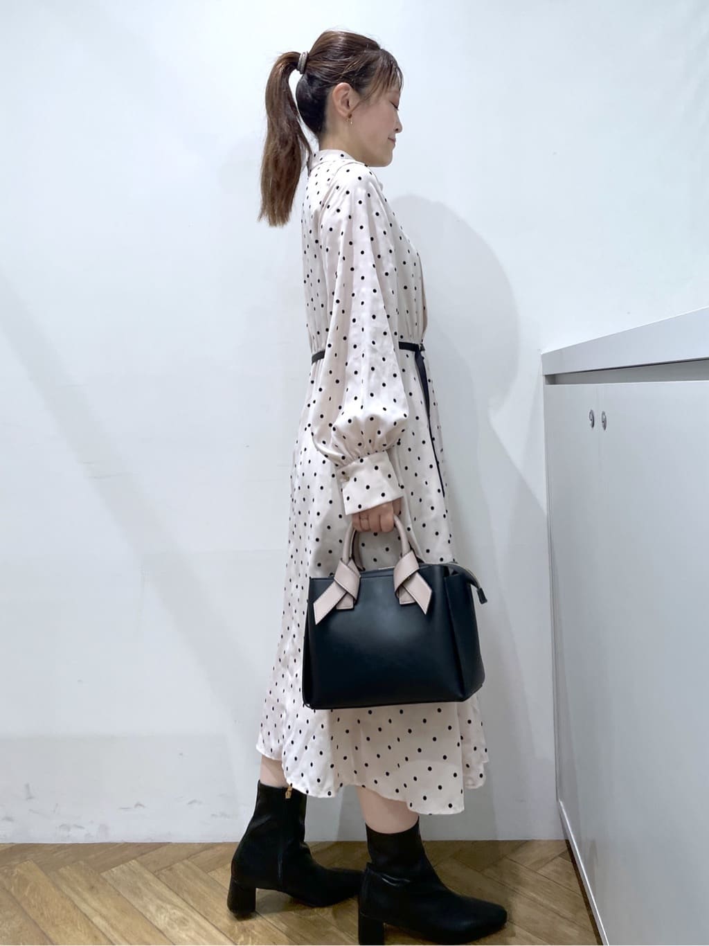 Junさんの「index｜ドットデザインタックワンピース【洗濯機OK／イージーアイロン】」を使ったコーディネート
