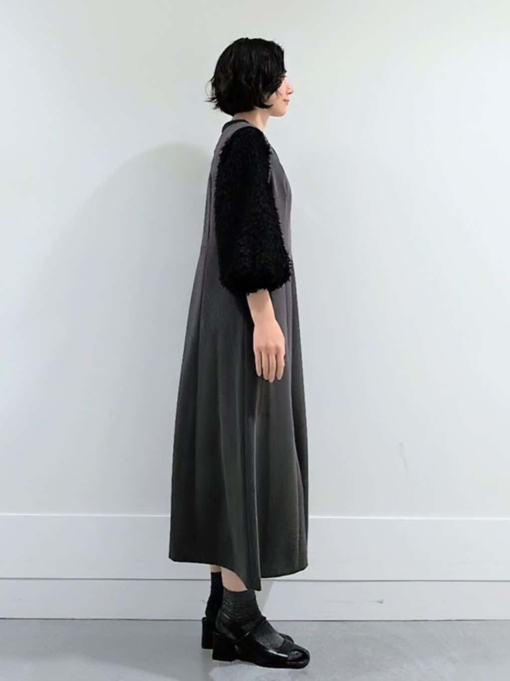 ミズタさんの「UNTITLED｜【丸首/Tシャツ風/短丈】シャギースリーブ ポンチカットソー」を使ったコーディネート