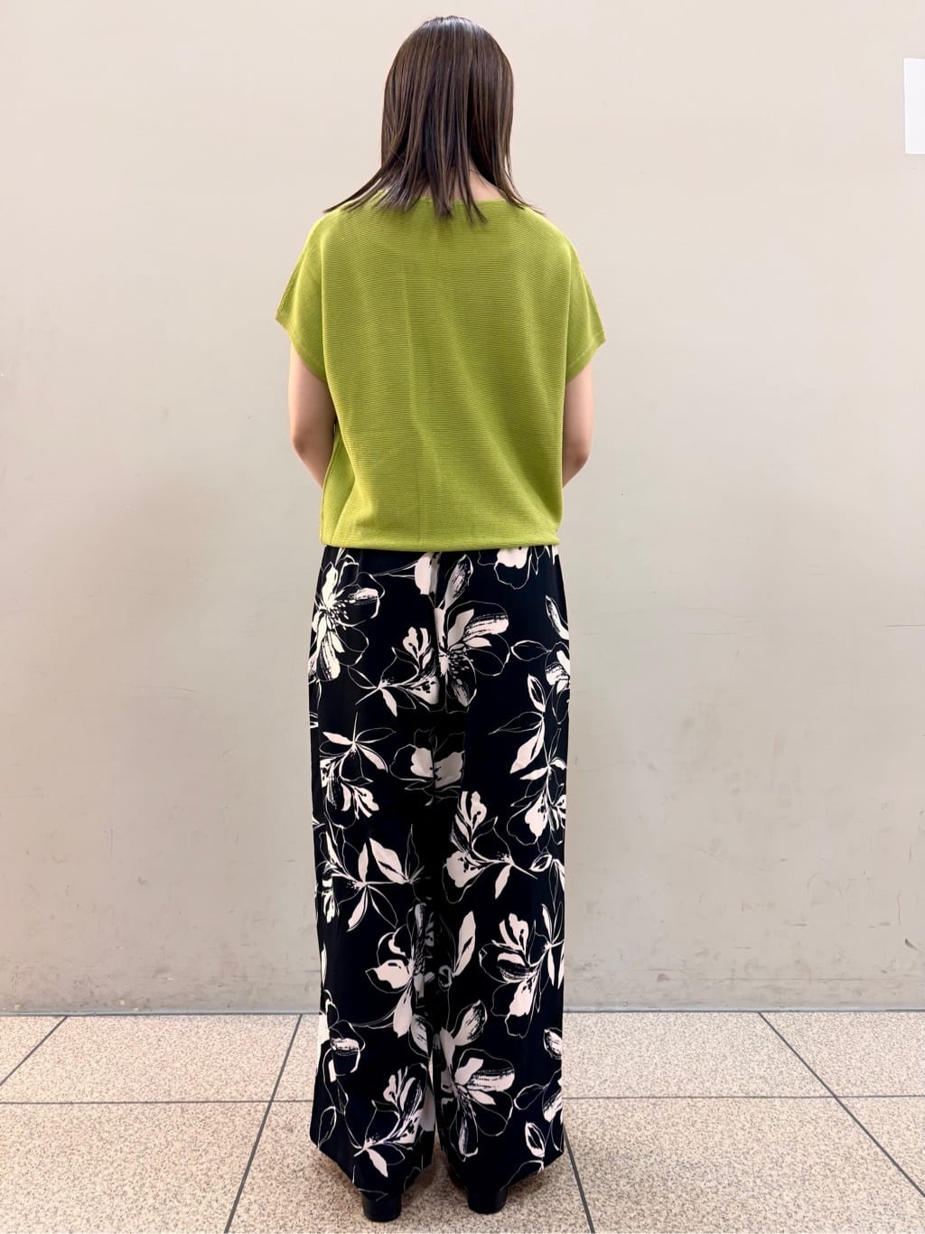 HaNeさんの「THE SHOP TK｜◆美人フレンチニット【8色展開/WEB限定カラー/洗濯機OK/毛玉になりにくい】」を使ったコーディネート