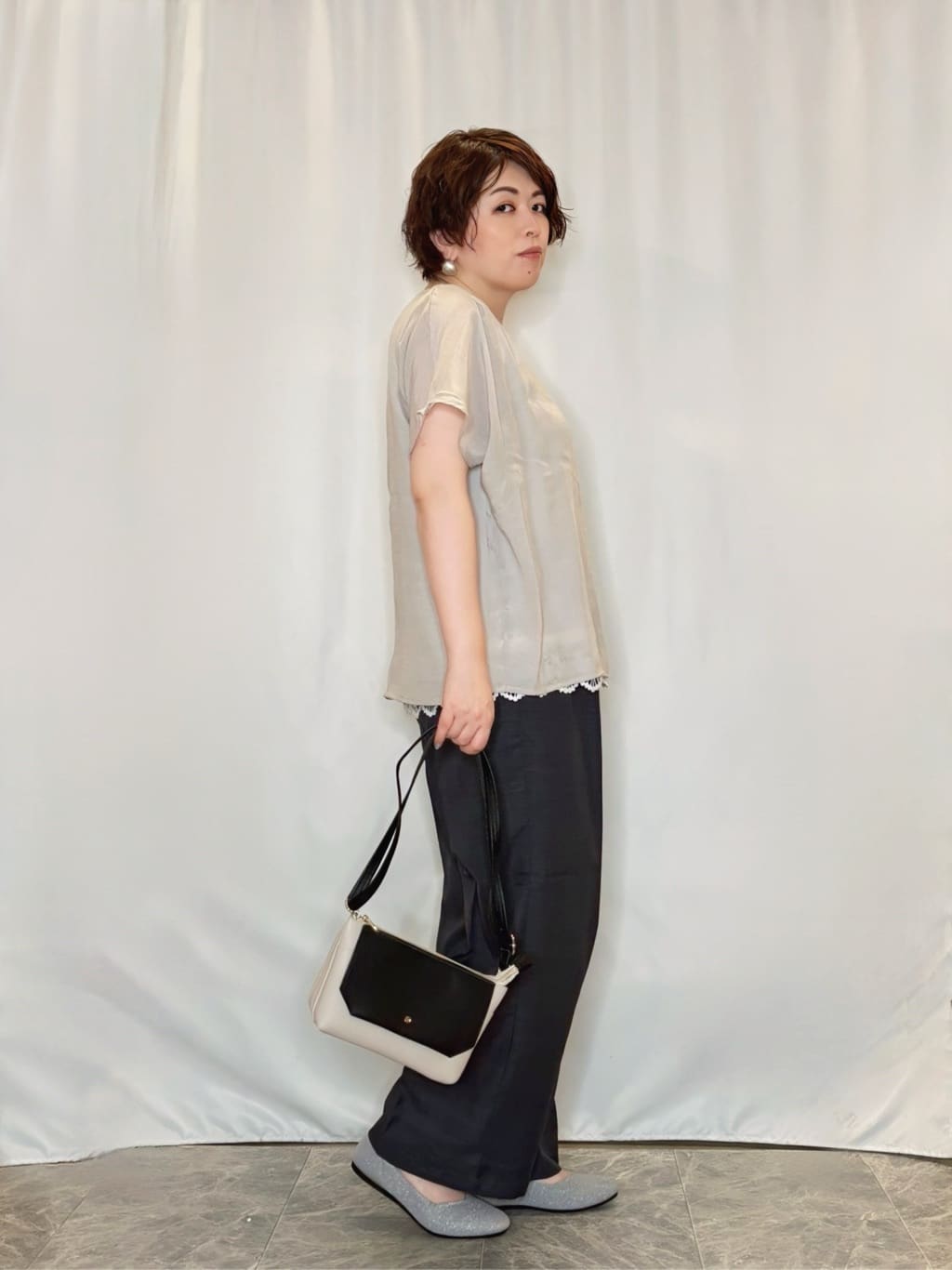 たみさんの「SHOO･LA･RUE｜【S-LL】着るだけで簡単にコーデが決まる レースレイヤード風ドルマントップス」を使ったコーディネート
