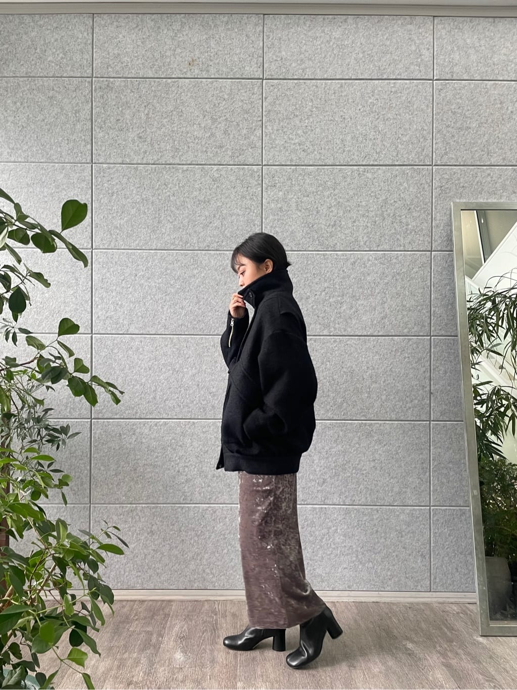 kanakoさんの「CODE A｜【Re】neck point velour dress」を使ったコーディネート