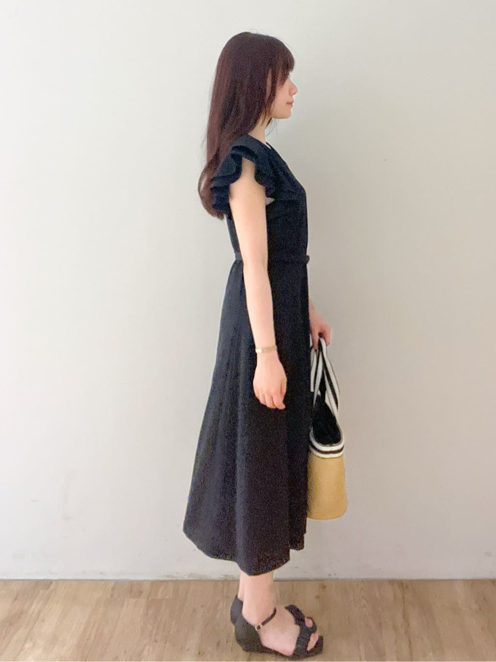 Rさんの「index｜《5色展開／S-LLサイズ》シルケットVネックフレアワンピース【接触冷感／UVケア／洗濯機洗い可】」を使ったコーディネート
