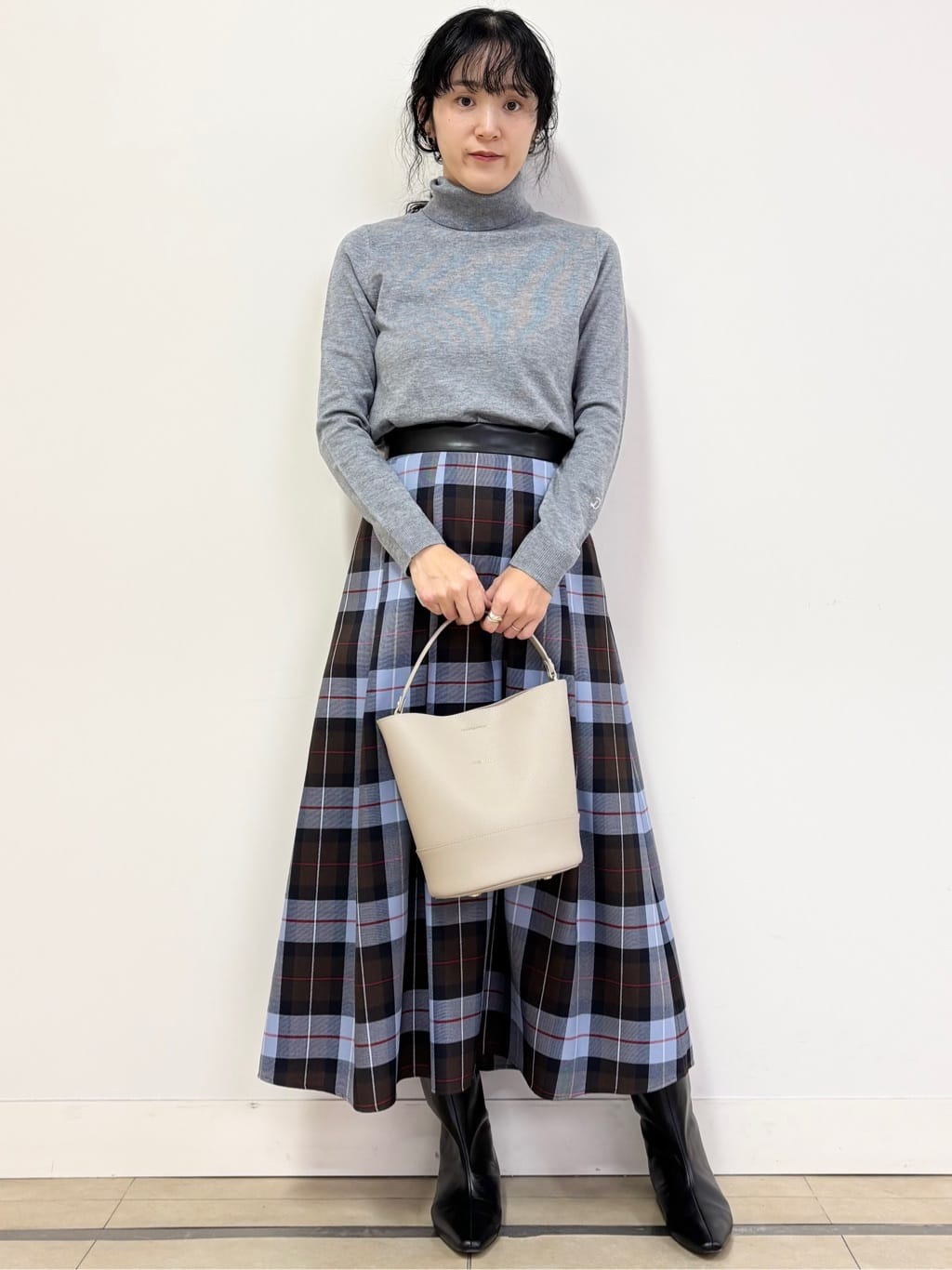 YOKOTAさんの「DRESSTERIOR｜◆チェックタックソフトプリーツスカート」を使ったコーディネート