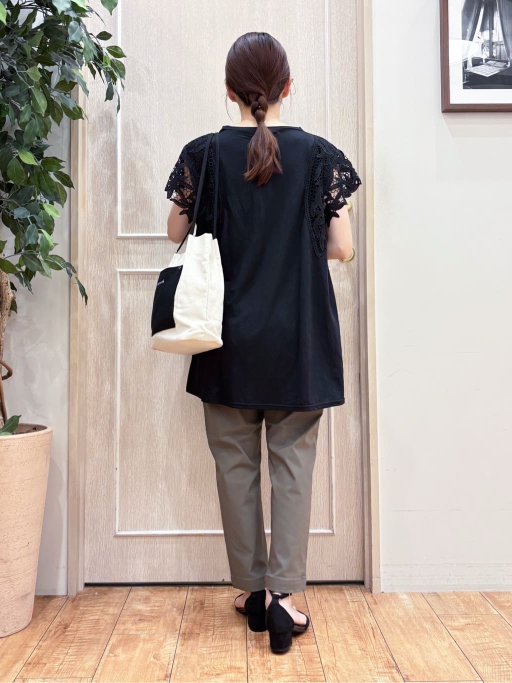 なみさんの「SHOO･LA･RUE｜【S-LL】上品華やか お袖レースチュニックトップス」を使ったコーディネート