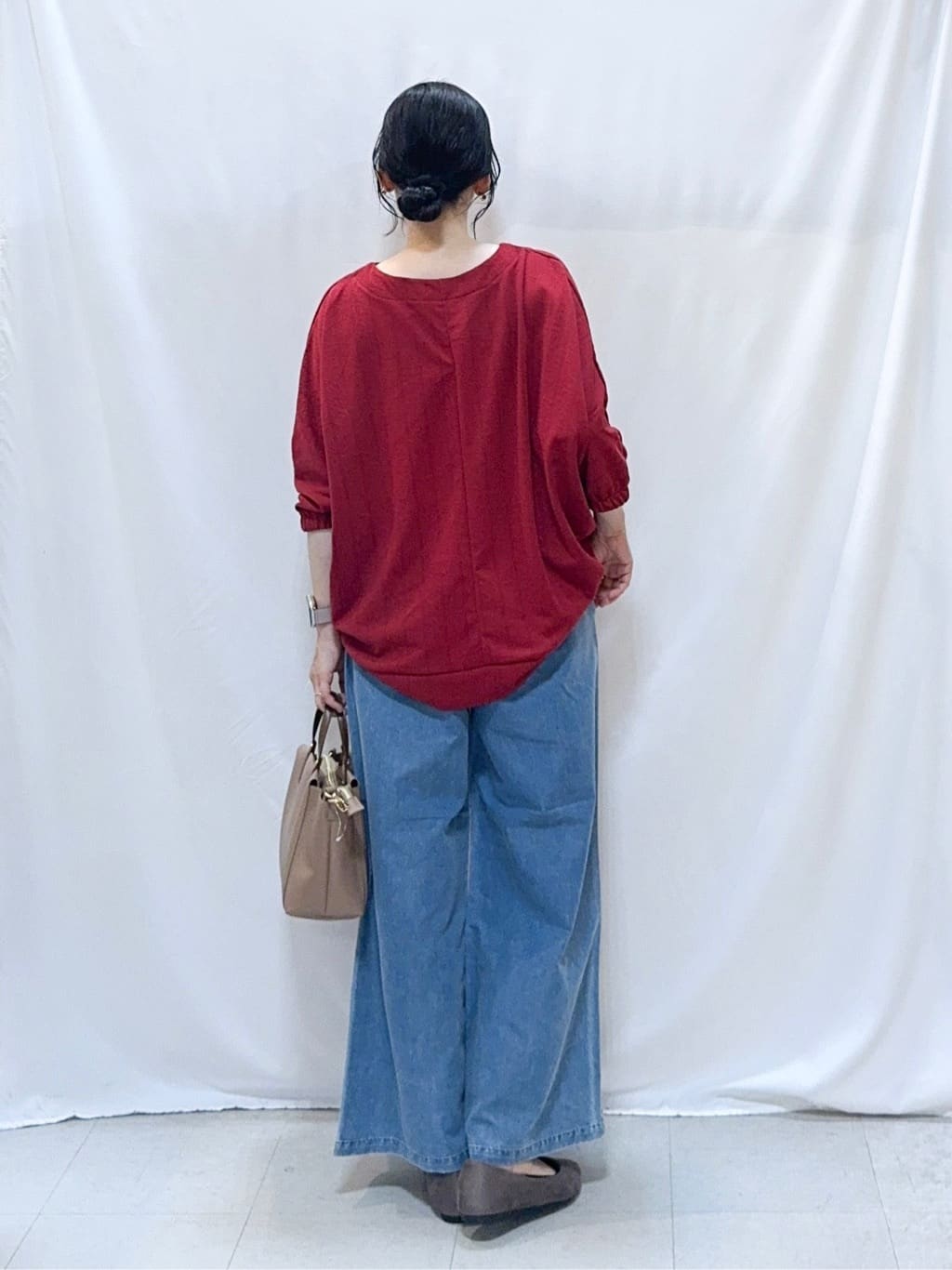 𝐇𝐢𝐫𝐨𝐦𝐢さんの「SHOO･LA･RUE｜【S-LL/7分袖】ゆるシルエットが心地よい ドルマントップス」を使ったコーディネート