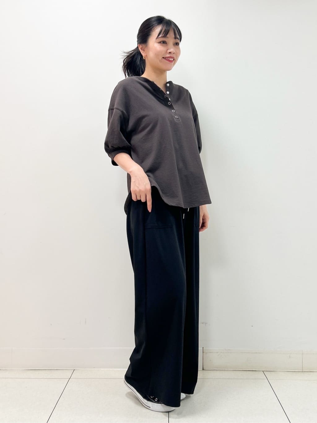 Kaiさんの「Dessin｜【360度可愛い/前後2WAY/洗える】ライトコットンヘンリーカットソー」を使ったコーディネート