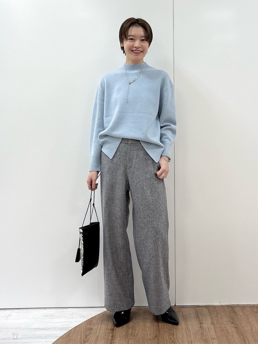 kanaeさんの「INDIVI｜【冬ニット人気NO．1！／カシミヤ混】ミドルゲージハイネックニット」を使ったコーディネート