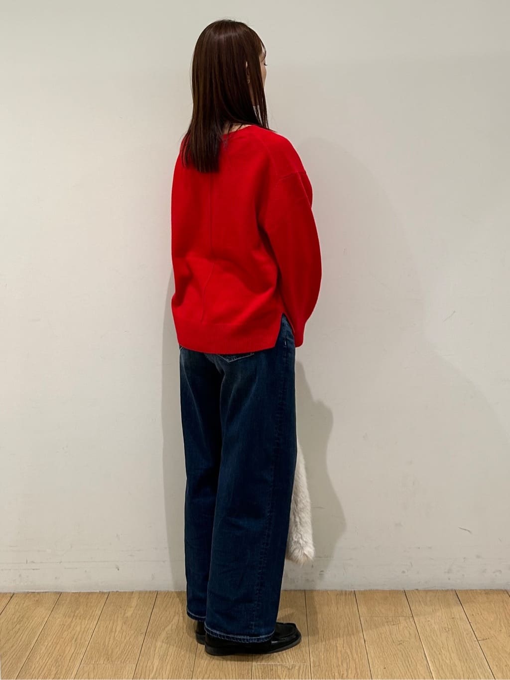 kozueさんの「INDIVI｜【洗える／カシミヤ混】ミドルゲージVネックニット」を使ったコーディネート