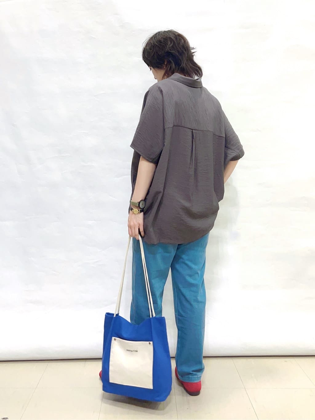 まっつんさんの「SHOO･LA･RUE｜【洗える/S-LL/5分袖】1枚でも羽織としても。さらさらドレープシャツ」を使ったコーディネート