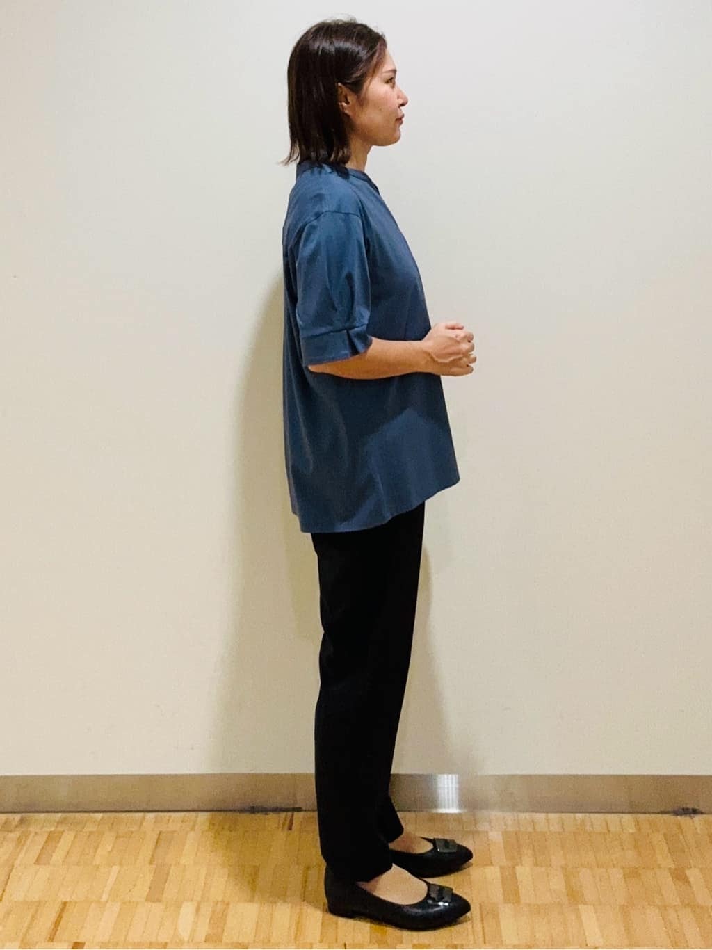 haseさんの「Reflect｜【すっきり見え！長め丈／マシンウォッシュ可】スキッパーネックジャージトップス」を使ったコーディネート