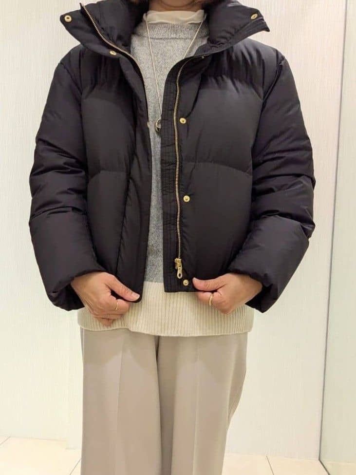 u-macoさんの「UNTITLED｜【トレンド/撥水機能/防寒】ショートダウンコート」を使ったコーディネート
