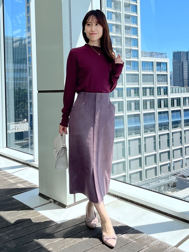 はばさんの「Couture brooch｜【洗える・ストレッチ・通勤】スエード調ダンボールIラインスカート」を使ったコーディネート