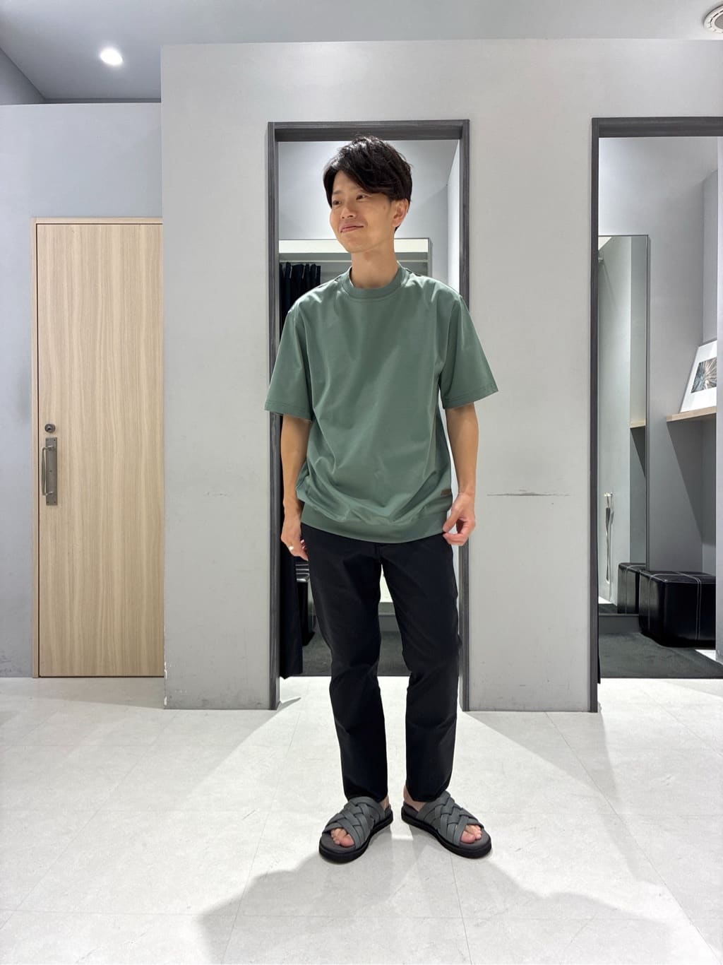 わいずみさんの「TAKEO KIKUCHI｜【抗菌防臭／5サイズ展開】ハイゲージポンチ Tシャツ」を使ったコーディネート