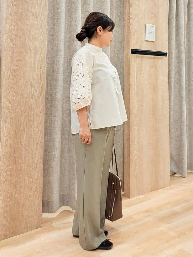 ふるさんの「grove｜すっきりもリラックスも叶える　ウエストイージー美脚フレアパンツ」を使ったコーディネート
