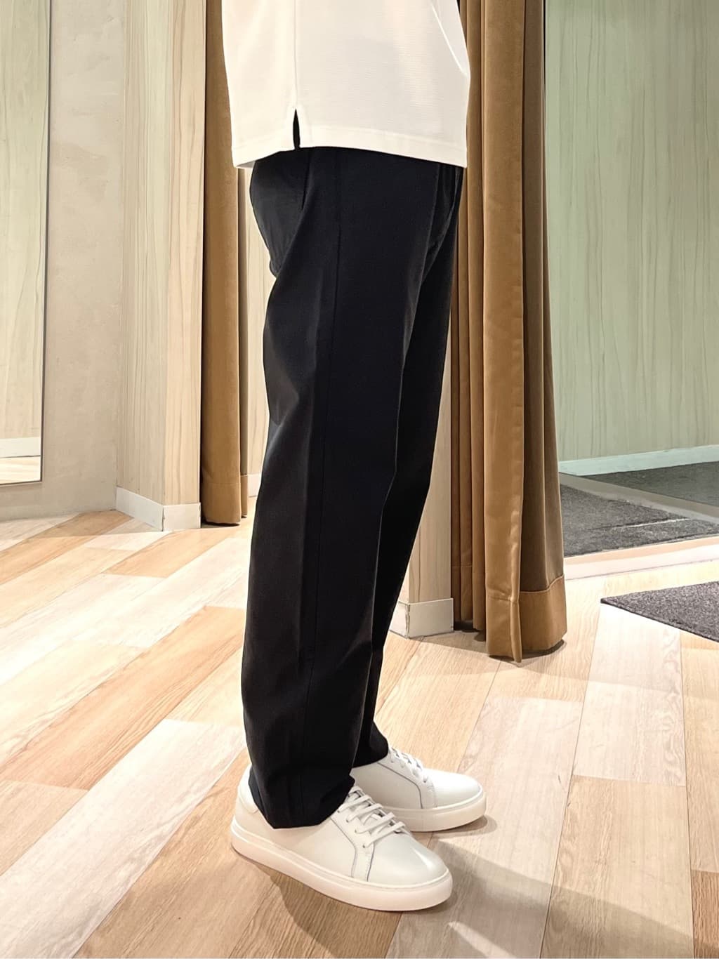 URAさんの「TAKEO KIKUCHI｜【Made in JAPAN】播州織 ストレッチ パンツ」を使ったコーディネート