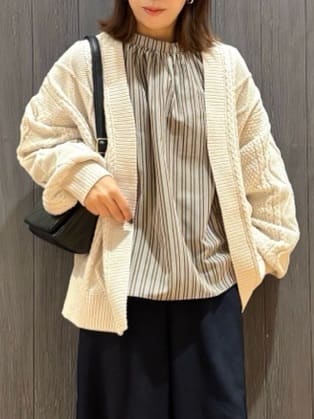 meiさんの「SHOO･LA･RUE｜【S-LL】キャンディースリーブが女性らしい マルチストライプブラウス」を使ったコーディネート