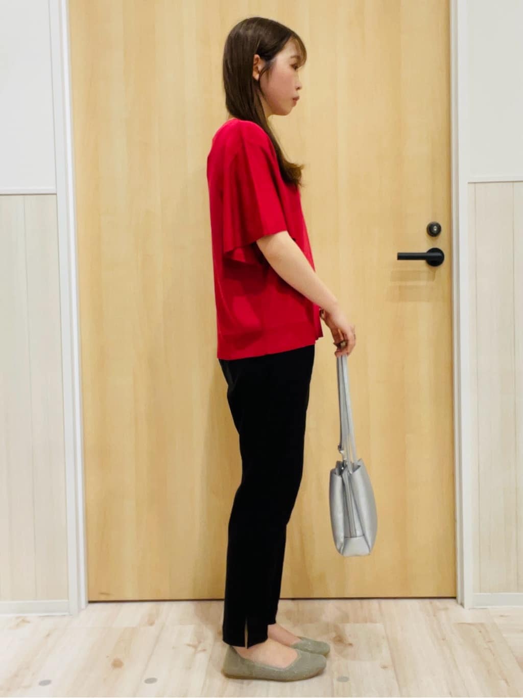 minamiさんの「SHOO･LA･RUE｜【S-LL】二の腕はカバーして魅せる フレアスリーブニット」を使ったコーディネート