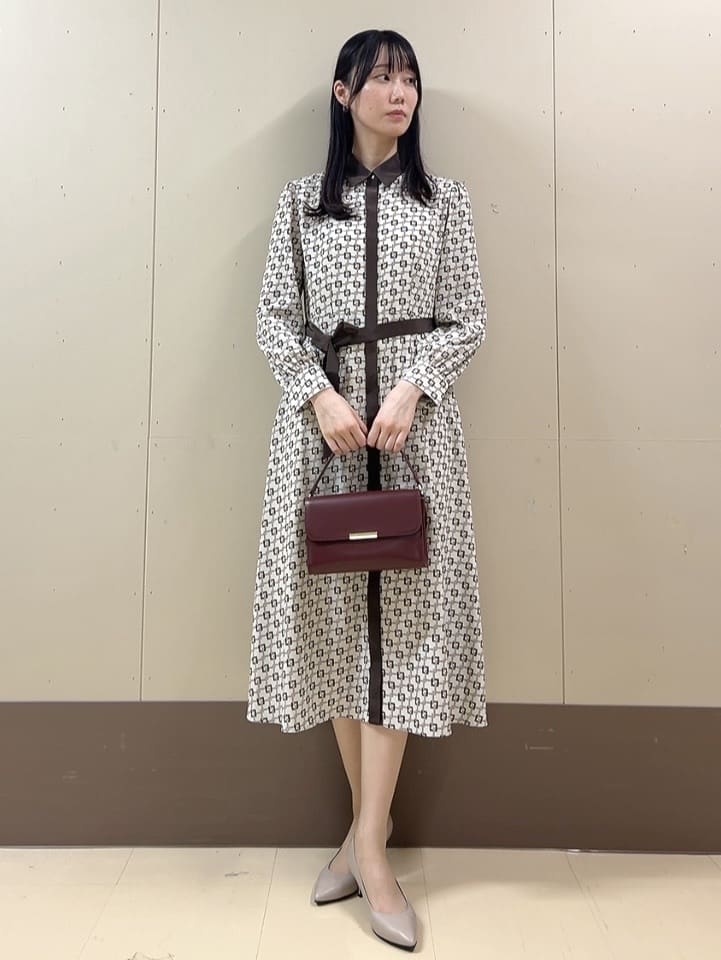 sechiさんの「UNTITLED｜【ウエストリボン/前開きボタン/レトロモダン】チェーン柄フレアワンピース」を使ったコーディネート