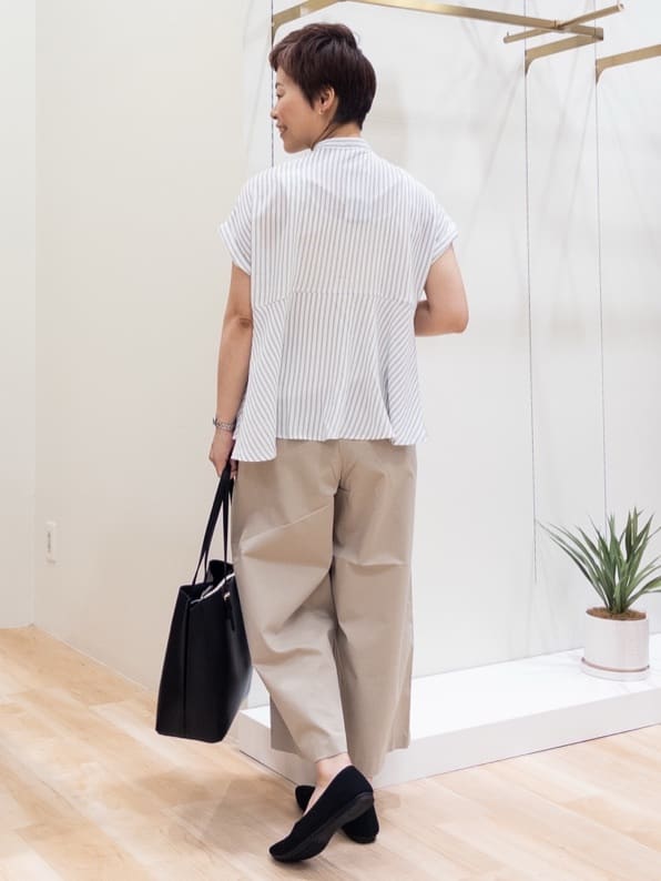 シュウコさんの「grove｜サマーハイパーストレッチワイドパンツ」を使ったコーディネート