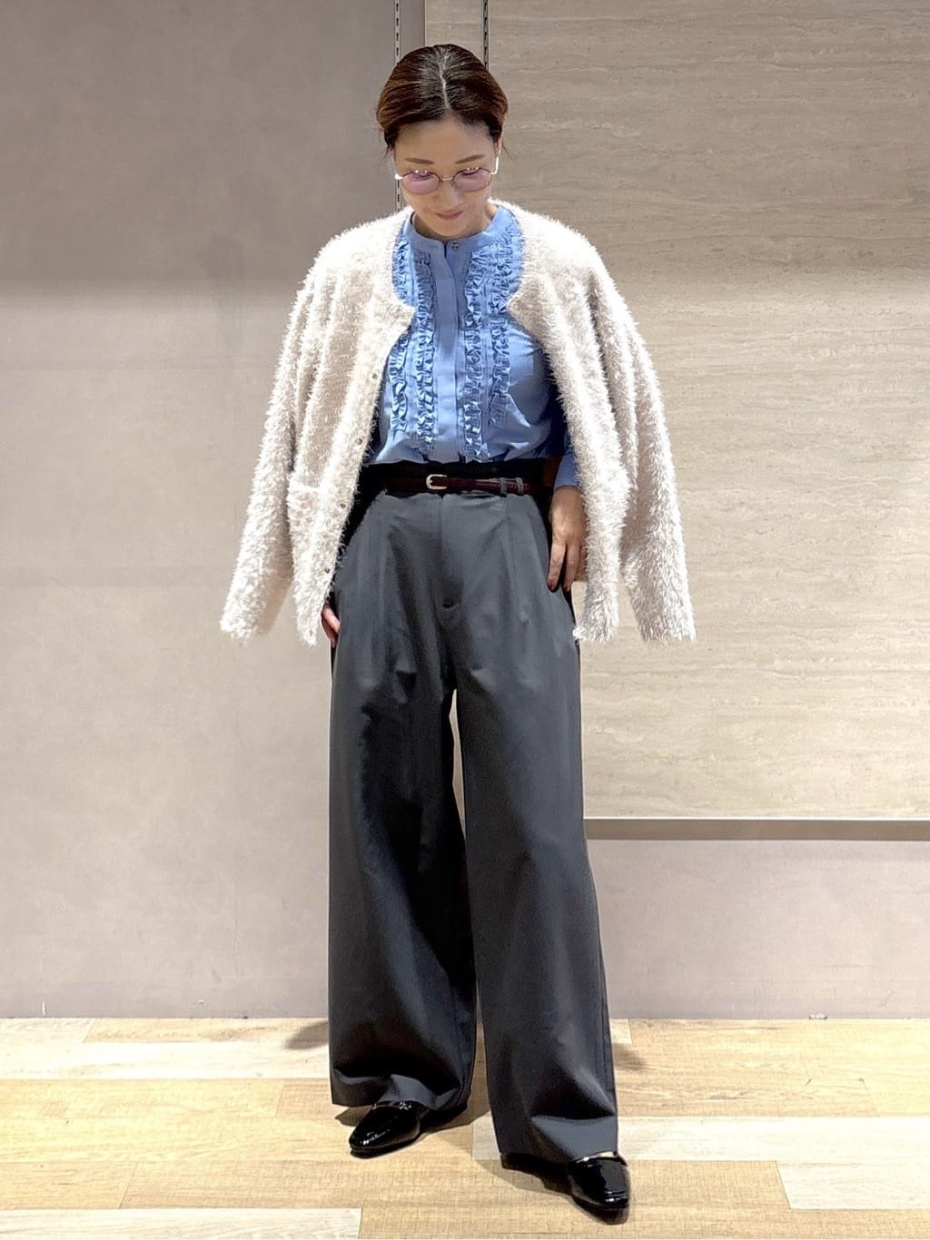 たけねぇさんの「OPAQUE.CLIP｜ベルト付きタックワイドパンツ【洗濯機OK】」を使ったコーディネート