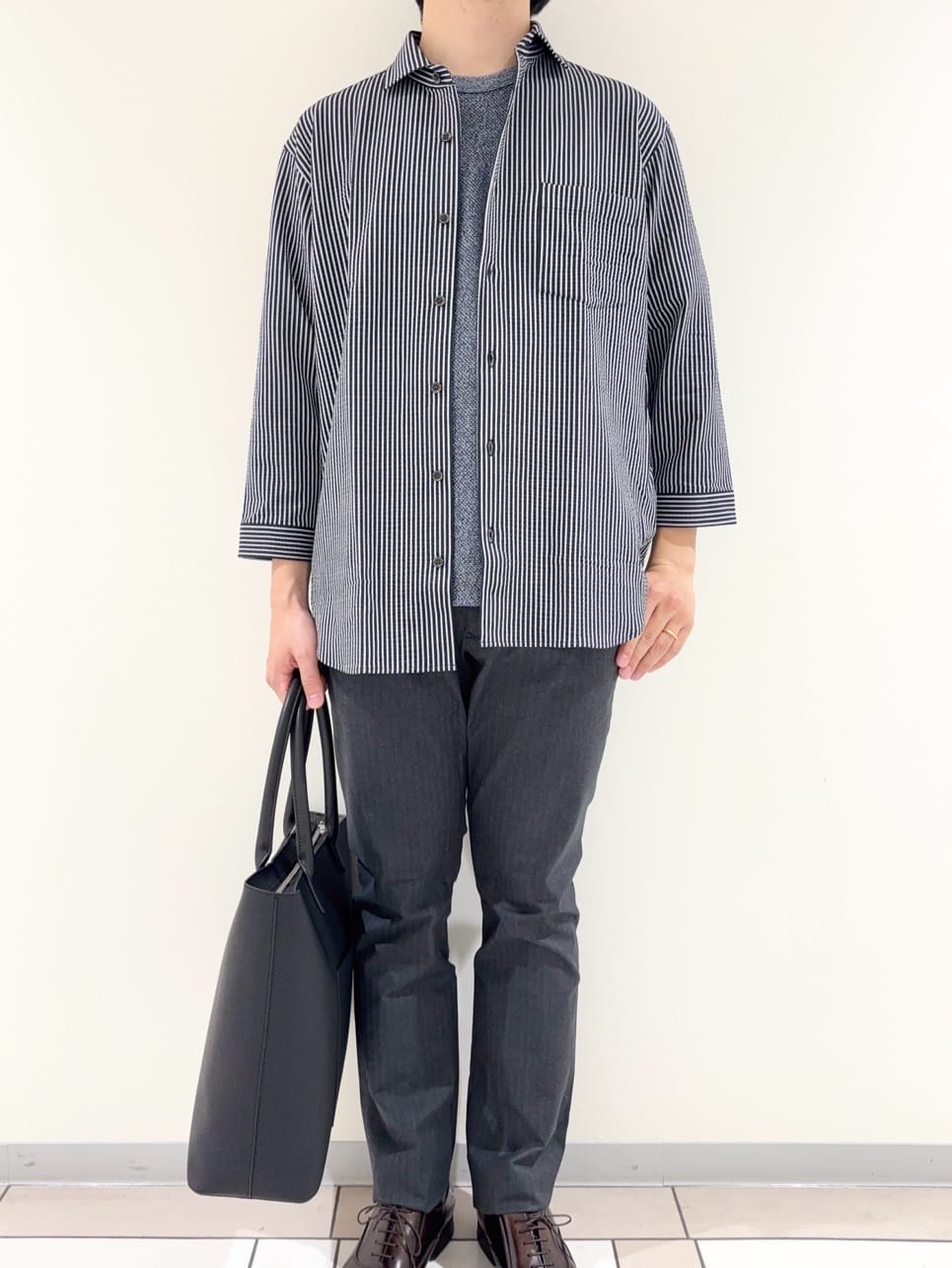 及川さんの「TAKEO KIKUCHI｜【Made in JAPAN】播州織 ヘリンボン ストレート パンツ」を使ったコーディネート