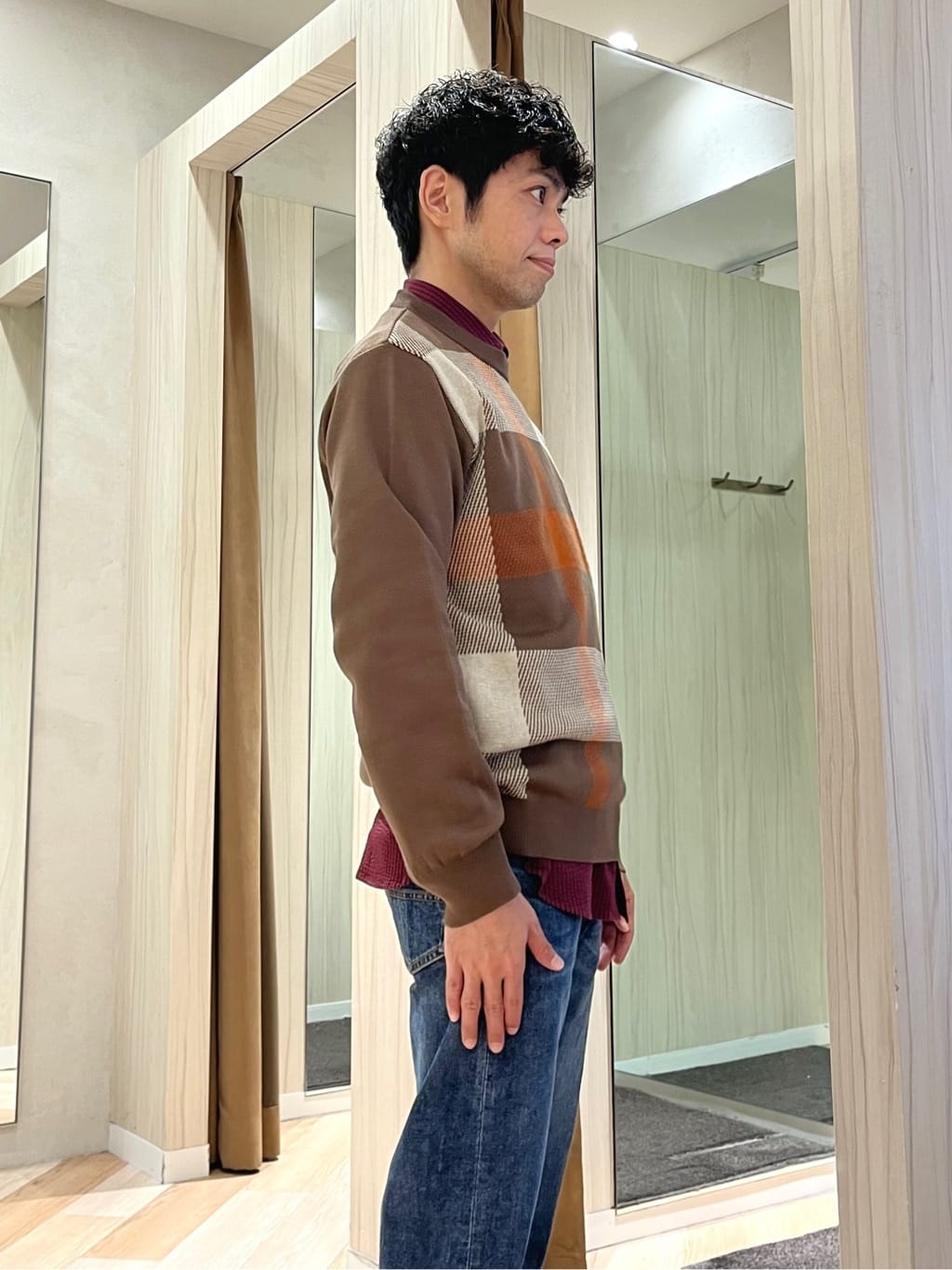 URAさんの「TAKEO KIKUCHI｜【Made in JAPAN】ビッグチェック＆スライドパズル柄 ニット」を使ったコーディネート