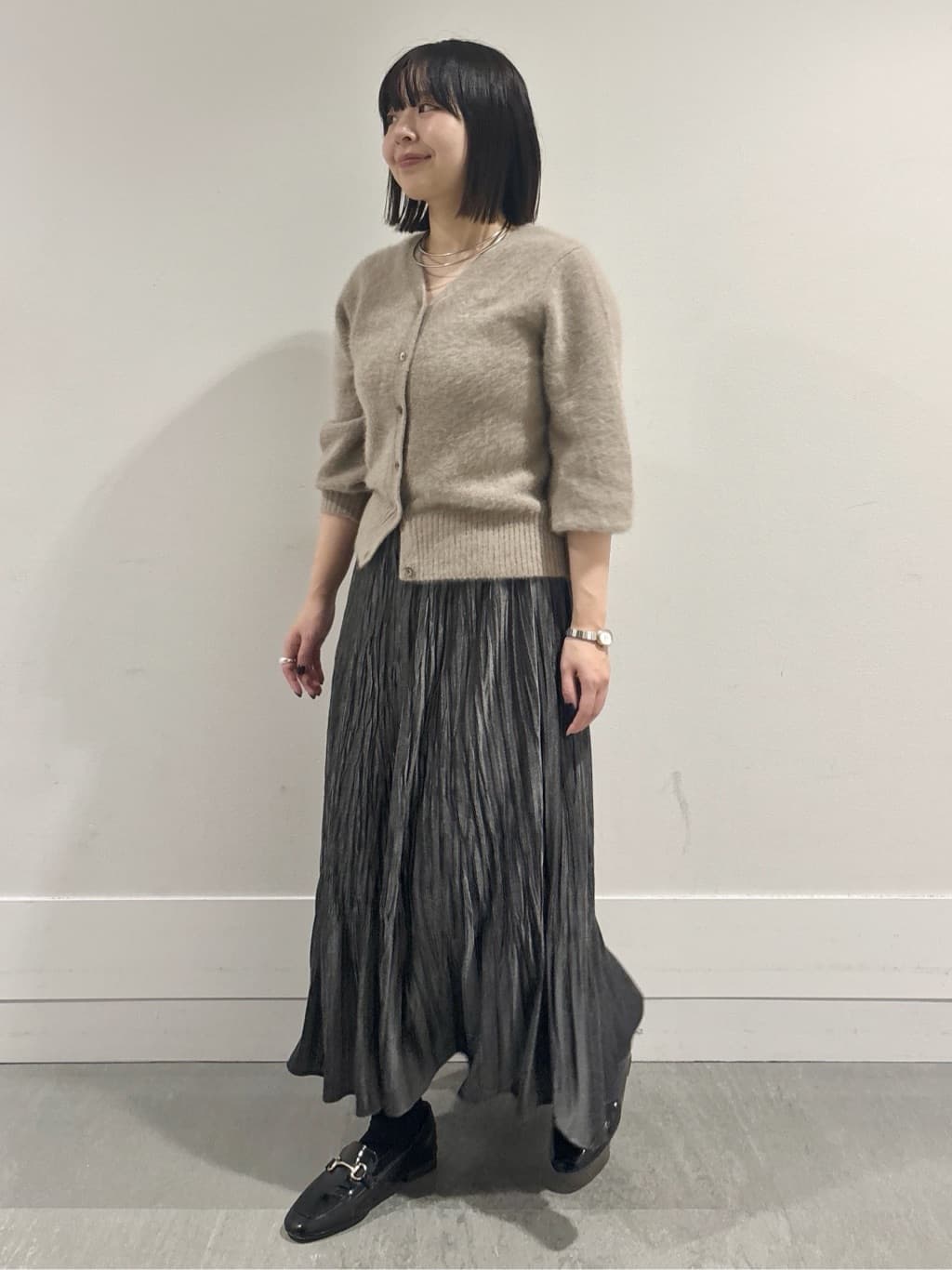 モエカさんの「UNTITLED｜【ふわふわニット/前後2WAY】フォックスカシミヤカーディガン」を使ったコーディネート