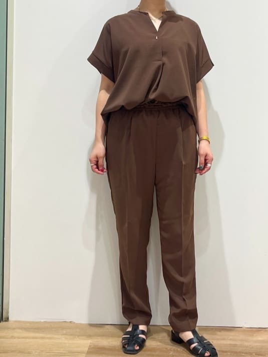 chiakiさんの「OPAQUE.CLIP｜《7色展開／SS-LLサイズ》ストレッチスキッパーブラウス／セットアップ対応【洗濯機洗い可／防シワ】」を使ったコーディネート