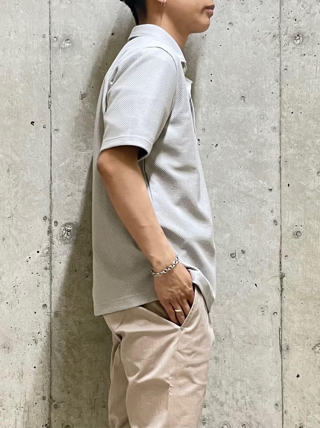 すずきさんの「TAKEO KIKUCHI｜【全7サイズ&times;8色展開！】トップマルチヘリンボン パンツ」を使ったコーディネート