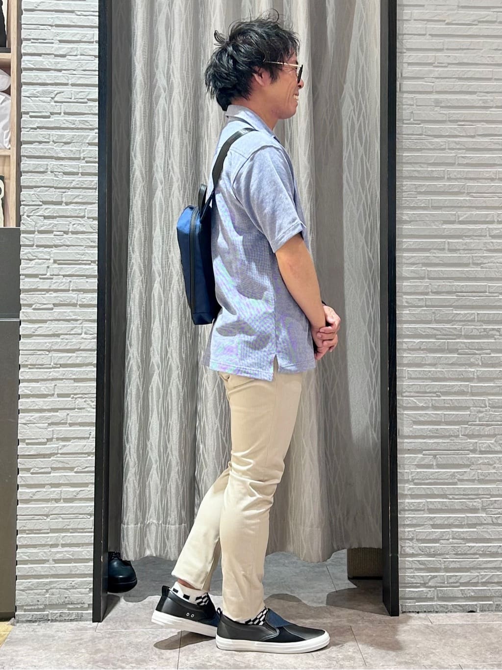 KENJI Iさんの「THE SHOP TK｜切替ボディバッグ」を使ったコーディネート