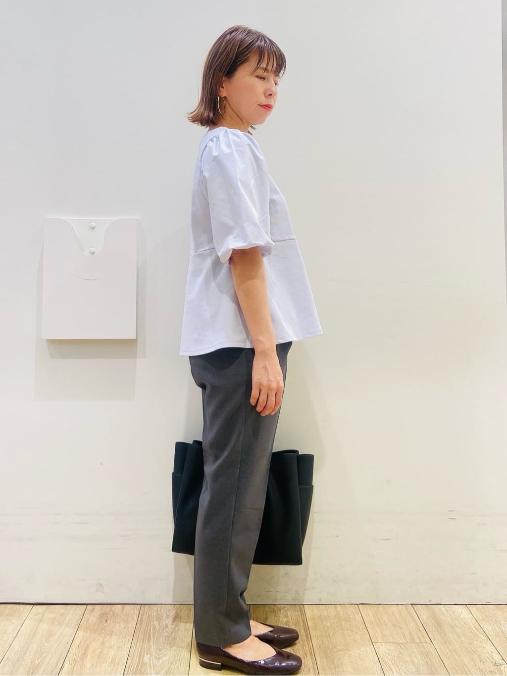 YUKOさんの「index｜《S-LLサイズ》バルーンスリーブペプラムトップス【洗濯機洗い可／接触冷感／UVケア】」を使ったコーディネート