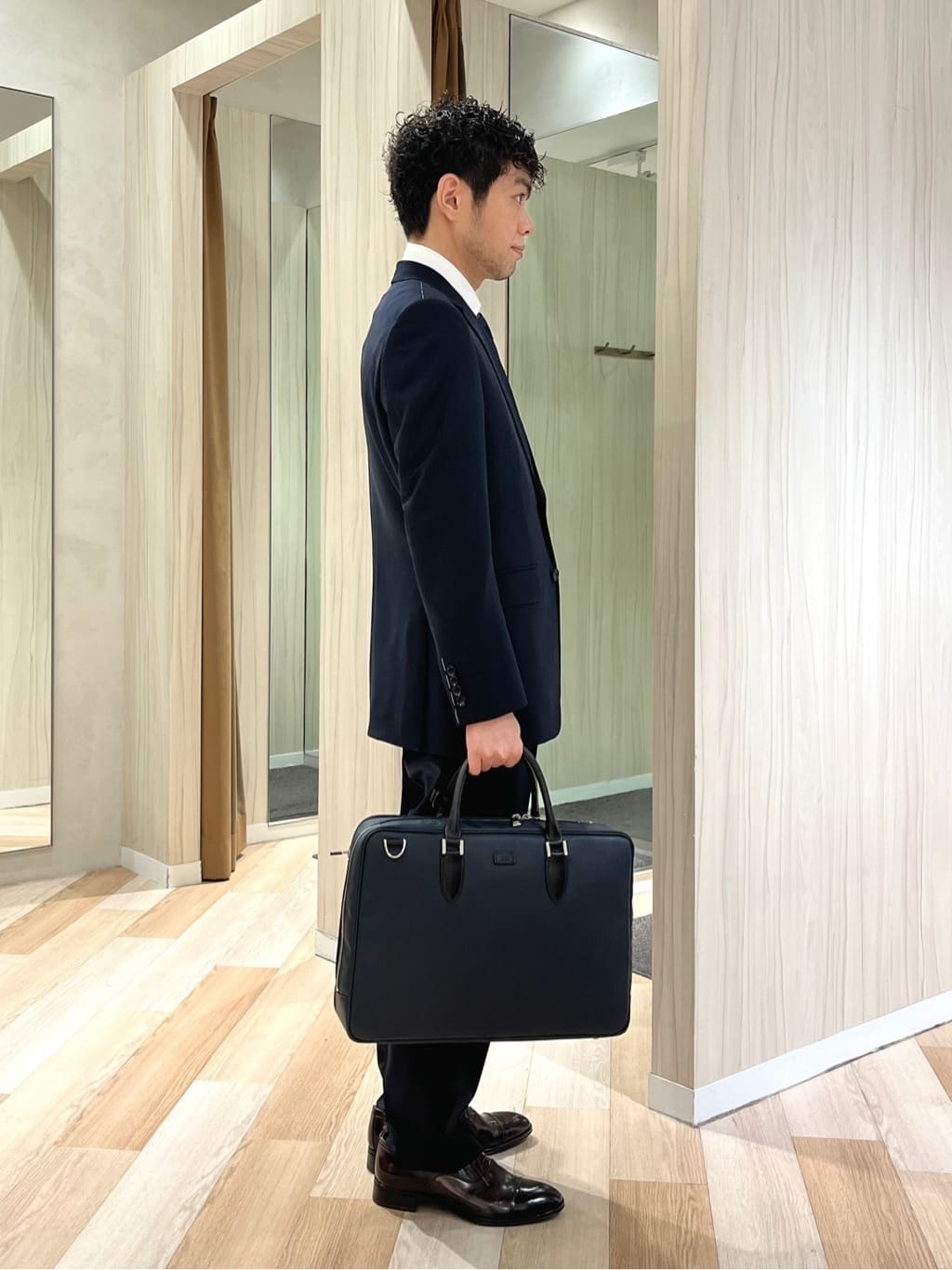 URAさんの「TAKEO KIKUCHI｜コーデュラ（R） コーティング ブリーフケース」を使ったコーディネート