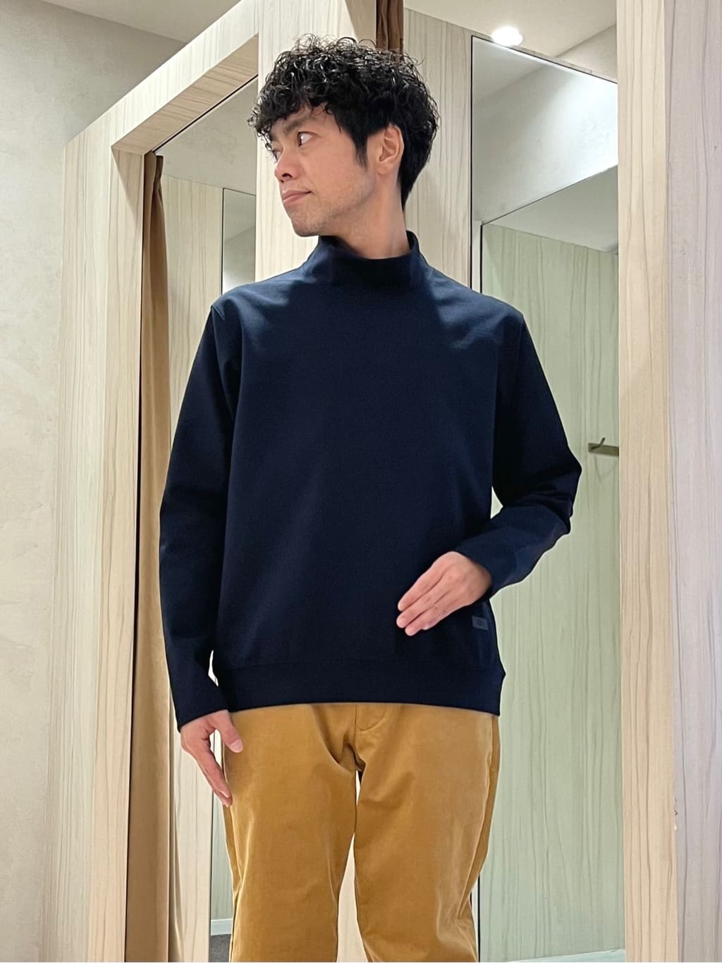 URAさんの「TAKEO KIKUCHI｜【Sサイズ～】ウォーム ミラノリブ オフネック プルオーバー」を使ったコーディネート