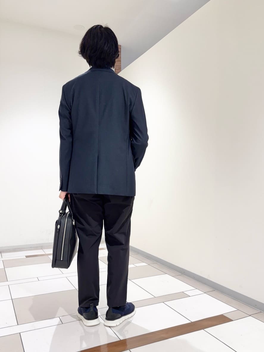 及川さんの「TAKEO KIKUCHI｜【360&deg;ストレッチ／セットアップ対応】None Of Stress ジャケット」を使ったコーディネート
