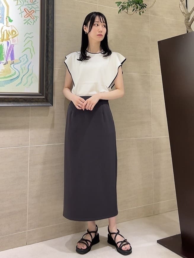 sechiさんの「UNTITLED｜【後ろウエストゴム/ストレッチ性/オンオフ】ジャージナロースカート」を使ったコーディネート