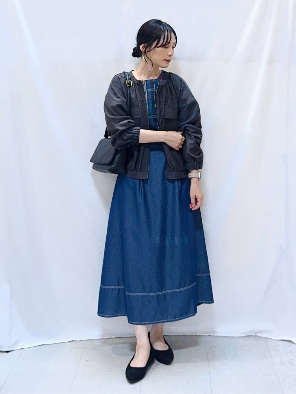 𝐇𝐢𝐫𝐨𝐦𝐢さんの「SHOO･LA･RUE｜【S-LL】寒暖差のある時期に 大人上品なシアーブルゾン」を使ったコーディネート