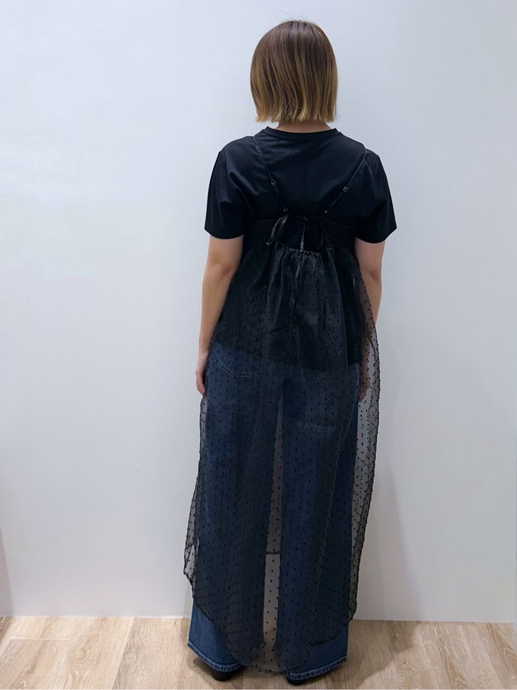 suzukaさんの「OPAQUE.CLIP｜メタリック刺繍ロゴTシャツ【接触冷感／洗濯機洗い可】」を使ったコーディネート
