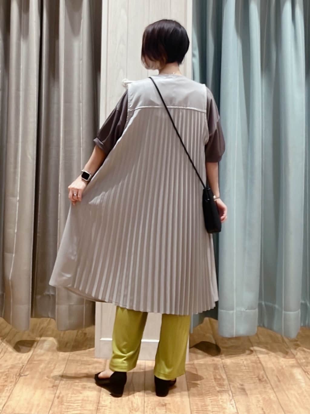 aaamiさんの「SHOO･LA･RUE｜【S-LL/ひんやり/UV】ぷっくりラメプリントロゴTシャツ」を使ったコーディネート
