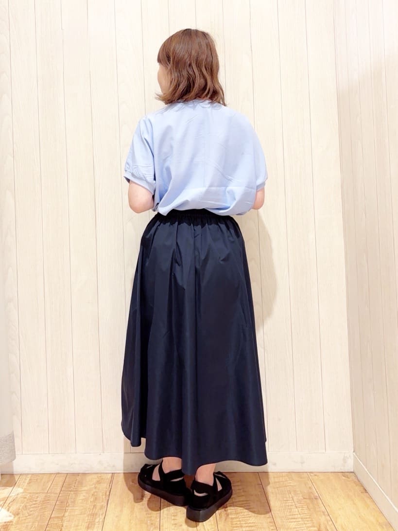 あいこさんの「SHOO･LA･RUE｜【ひんやり/洗濯後しわになりにくい】リブ切り替えドルマンブラウス」を使ったコーディネート