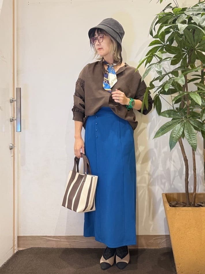 misakiさんの「SHOO･LA･RUE｜【洗濯後しわになりにくい】ポケット付き ナロースカート」を使ったコーディネート