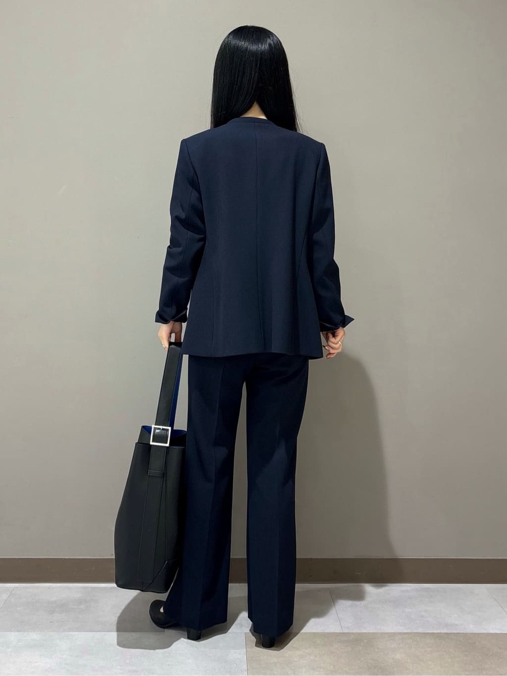 KEIKOさんの「INDIVI｜【日本製／通勤スーツ】プレシャスドビー ノーカラージャケット」を使ったコーディネート