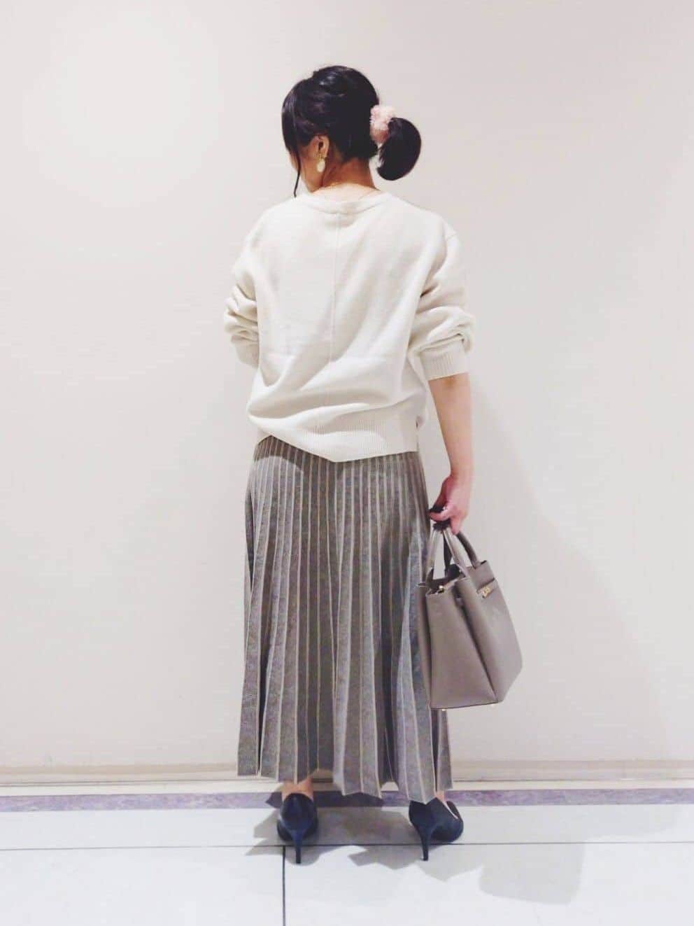 TOMOMIさんの「INDIVI｜スクエアトップロングネックレス」を使ったコーディネート