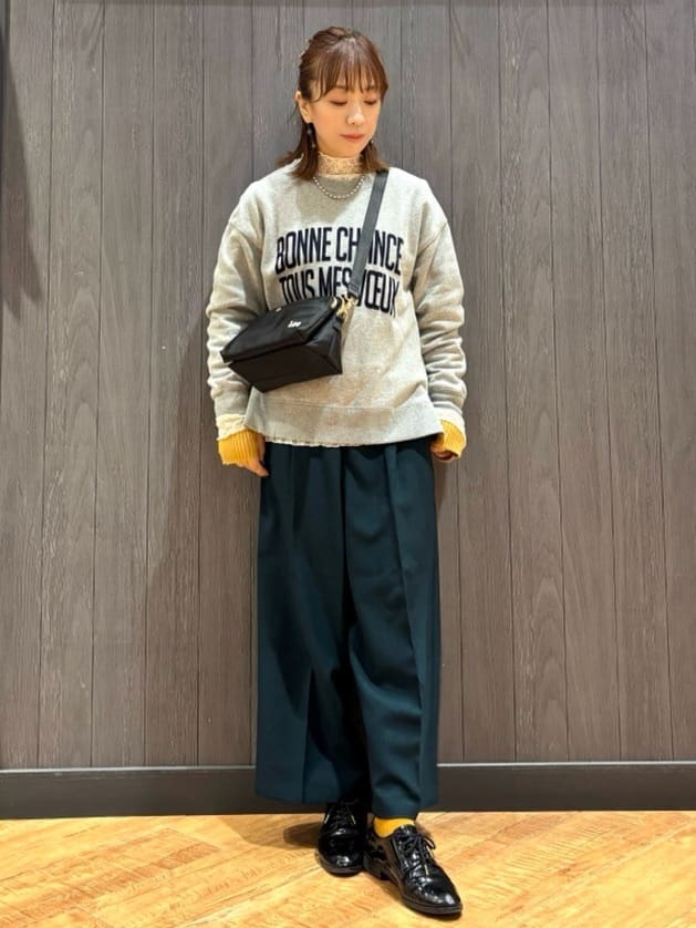 meiさんの「SHOO･LA･RUE｜グラフィックアソート裏毛スウェット」を使ったコーディネート