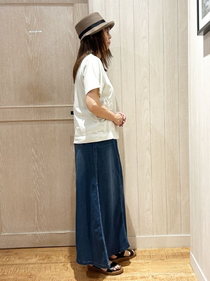 yukaさんの「SHOO･LA･RUE｜アンクルゴムフラットサンダル」を使ったコーディネート