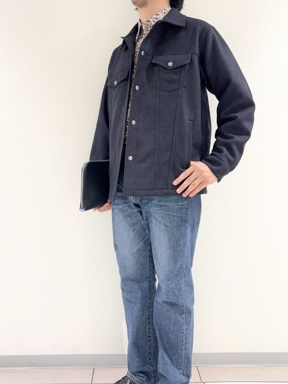 及川さんの「TAKEO KIKUCHI｜ストライプ小花 長袖シャツ」を使ったコーディネート