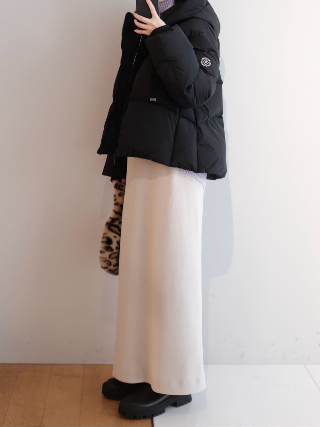 Kishimotoさんの「DRESSTERIOR｜コーデュロイジャージタイトスカート」を使ったコーディネート