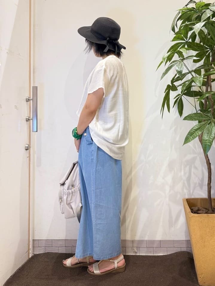 misakiさんの「SHOO･LA･RUE｜【S-LL/ひんやり】インせず決まる タックプリーツシャツ」を使ったコーディネート