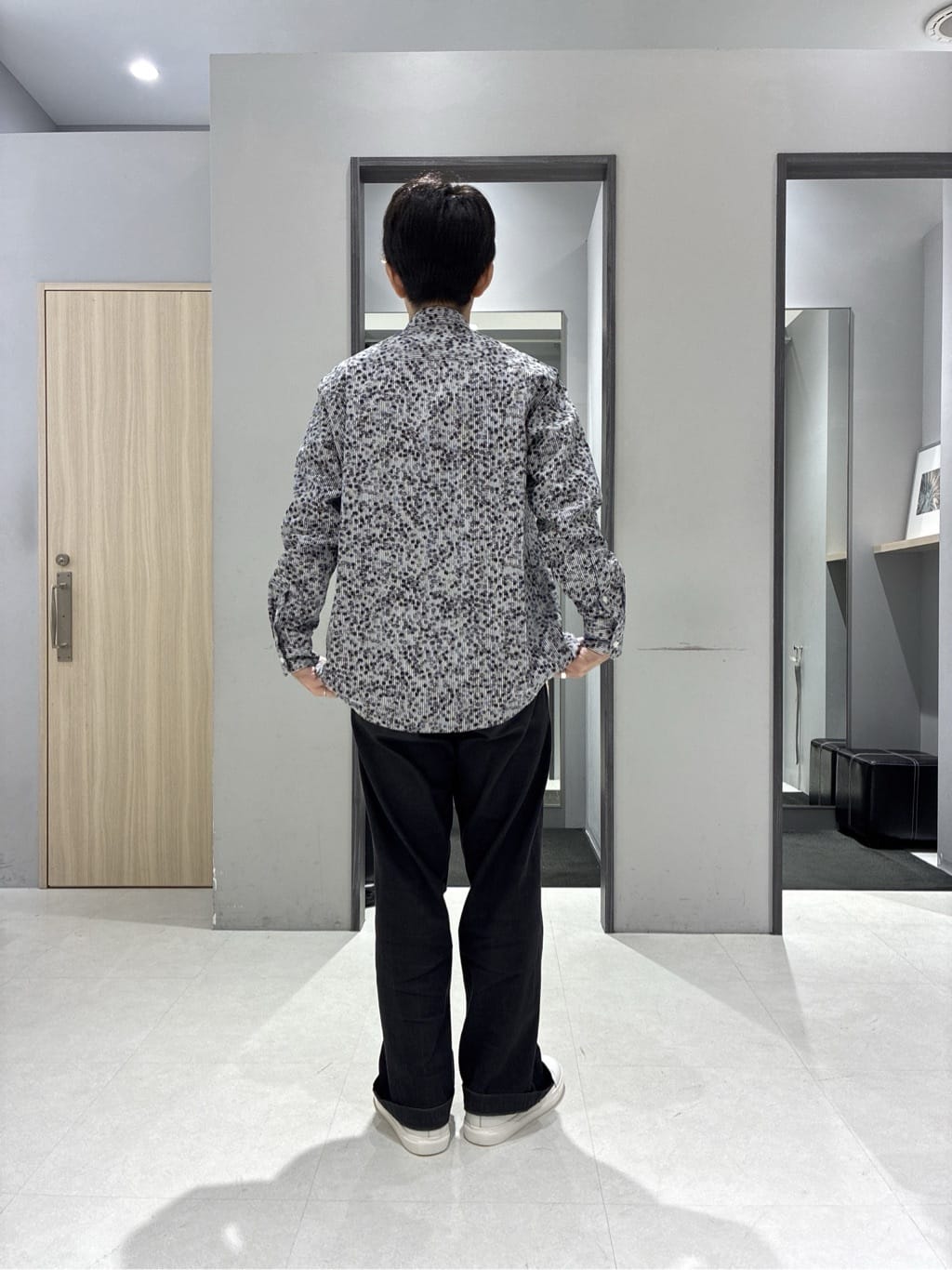 わいずみさんの「TAKEO KIKUCHI｜ストライプ小花 長袖シャツ」を使ったコーディネート