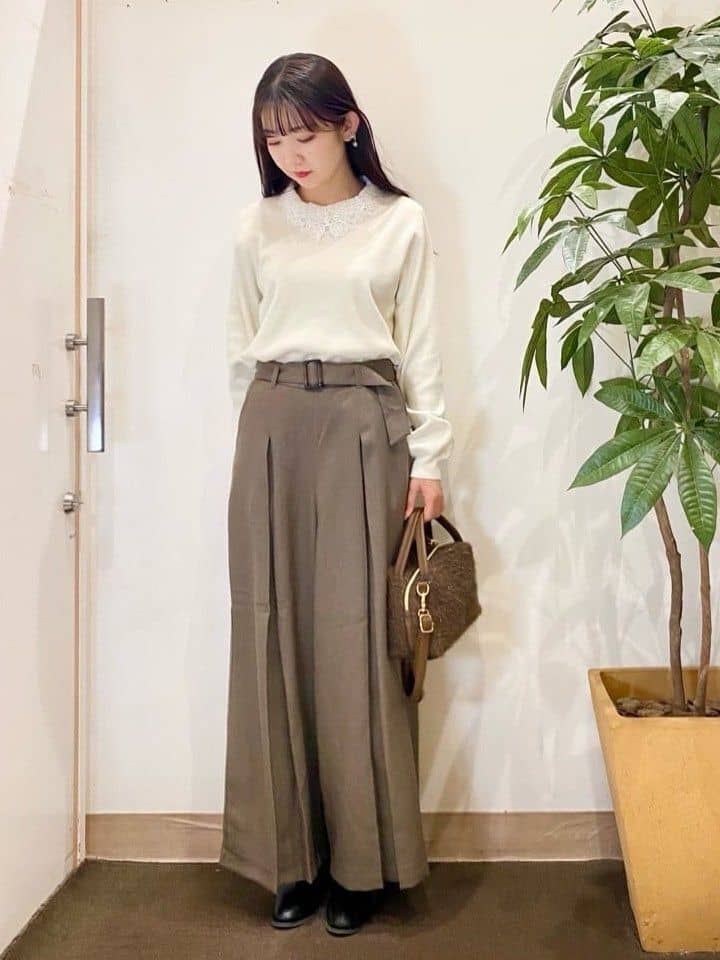AYUMIさんの「SHOO･LA･RUE｜【着丈選べる/S-LL】スタイルアップが叶う ベルト付きワイドパンツ」を使ったコーディネート